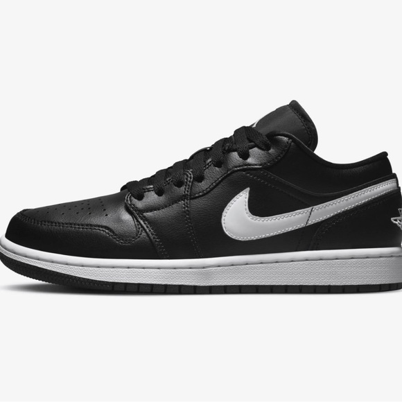 SALE! Woman’s Air Jordan 1 Low.                                  Size US 8.5 - Picture 6 of 12